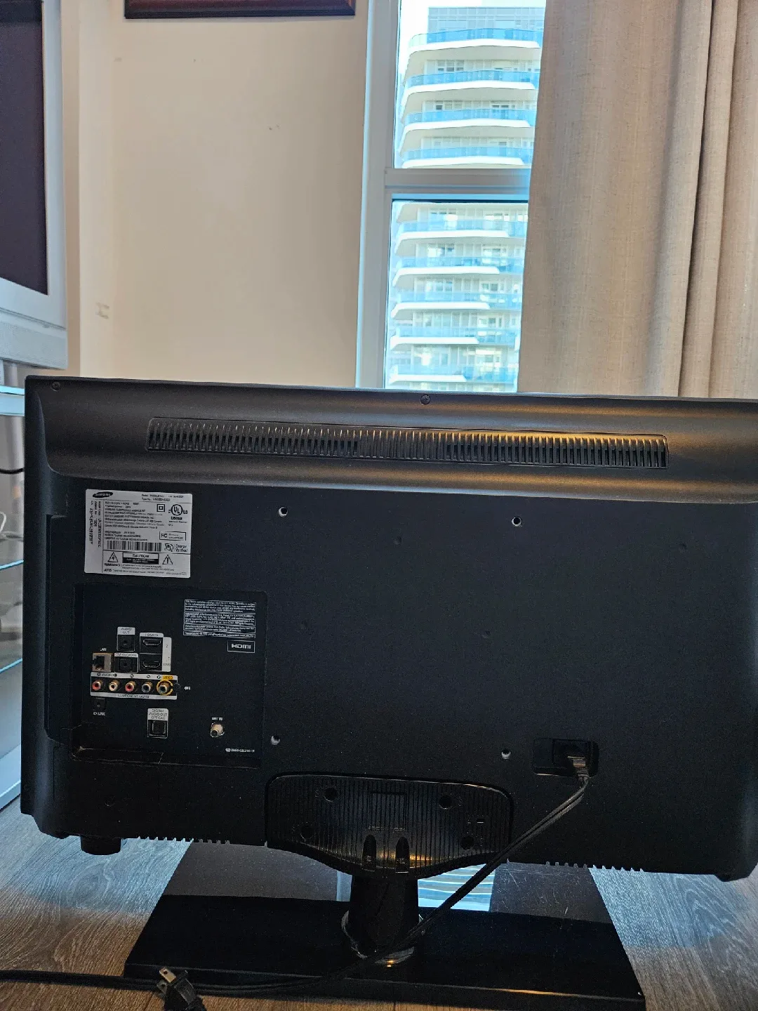 Samsung LCD TV - Great Condition image indicator(5)