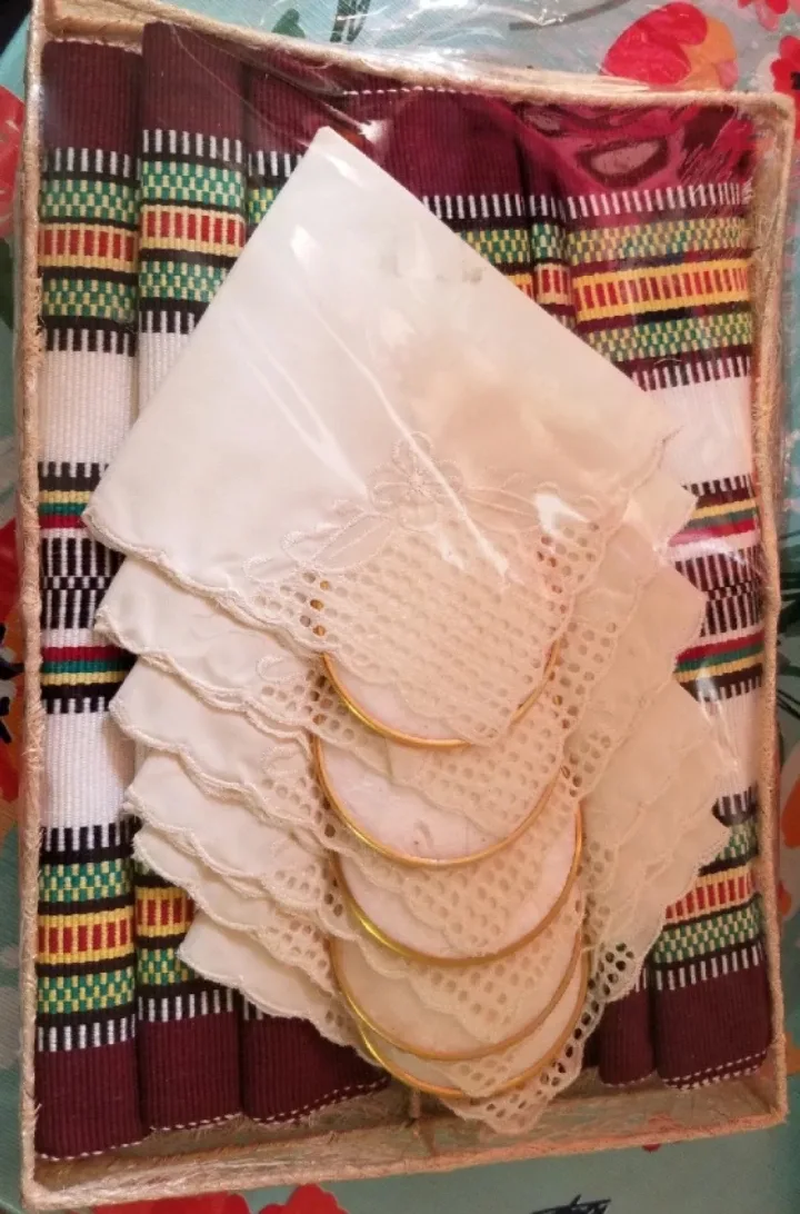 Vintage Placemats, Napkins & Coasters Set 🥕 image indicator(2)