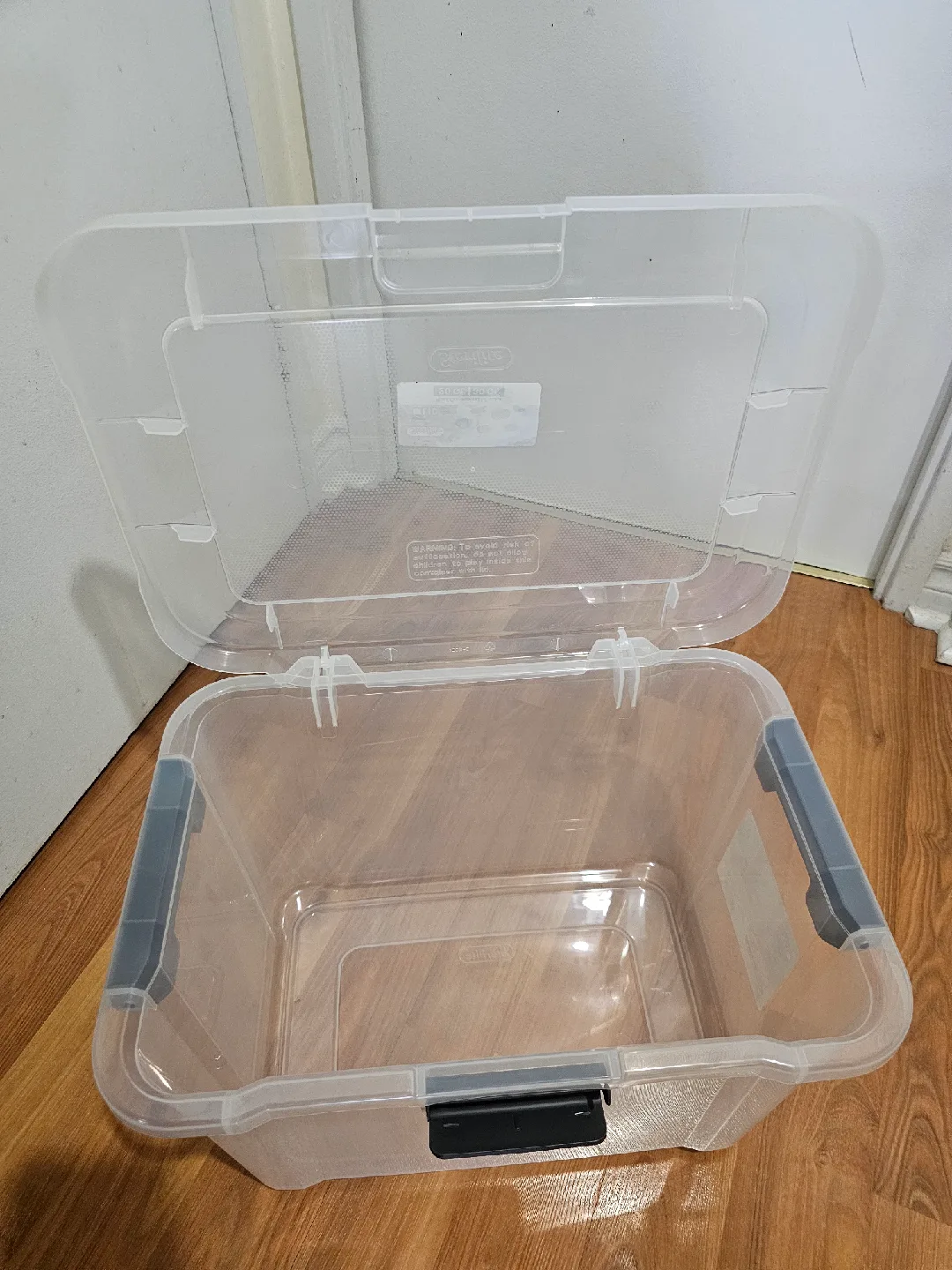 Sterilite Hinge 28 L/30 QT. Storage Bin, Flat Gray image indicator(7)