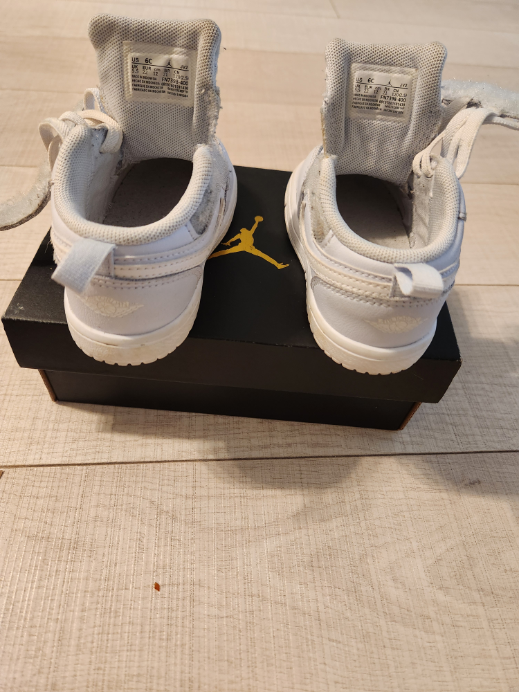 Jordan 1 Low Toddler Shoes - Size 6C - photo 2