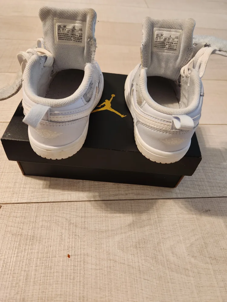 Jordan 1 Low Toddler Shoes - Size 6C image indicator(2)