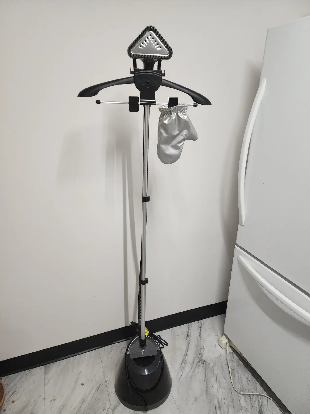 Standing Garment Steamer thumbnail