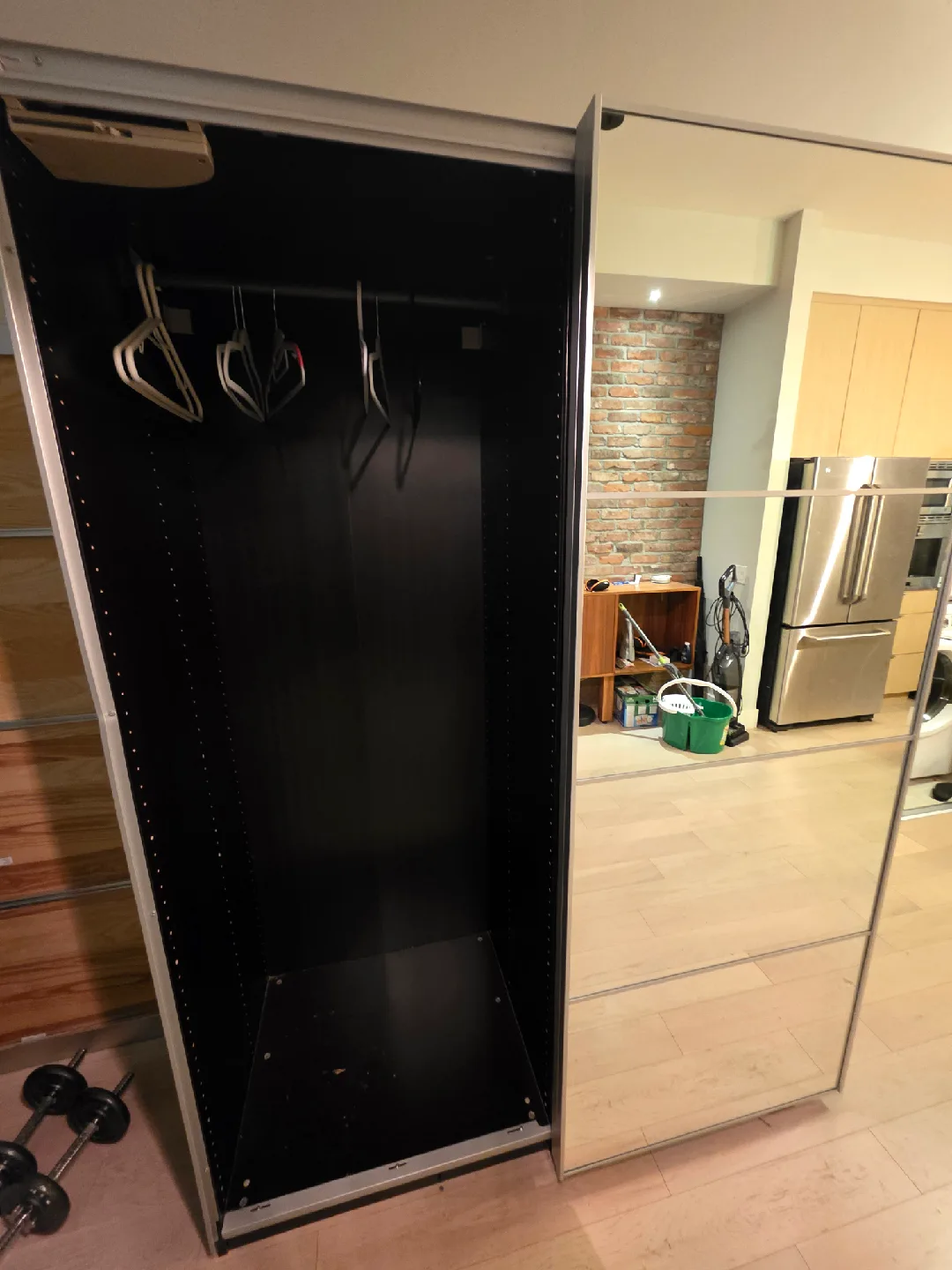 Wardrobe + Compact Closet image indicator(2)