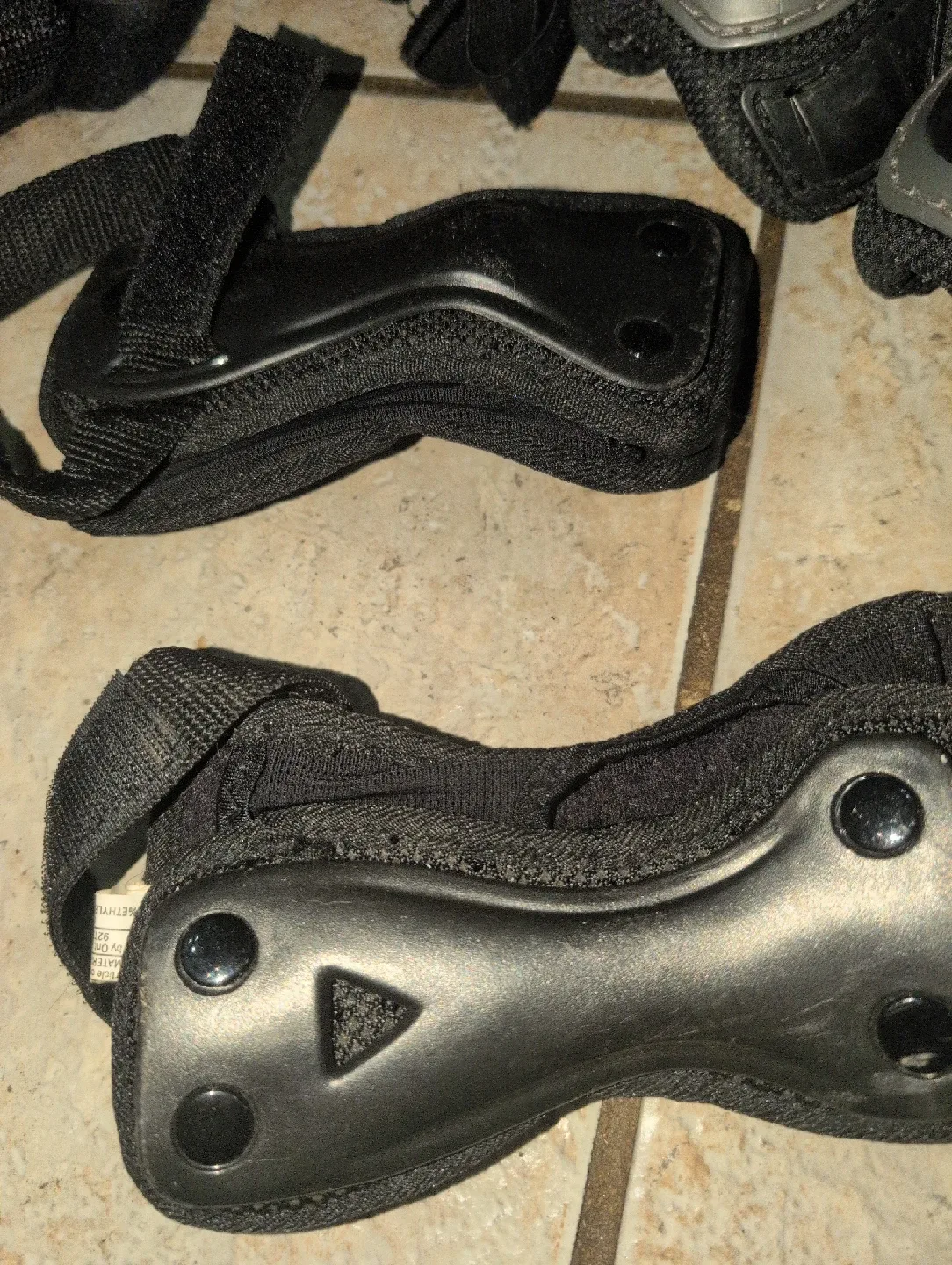 Firefly & Cooper Skateboard Protective Gear Set image indicator(3)