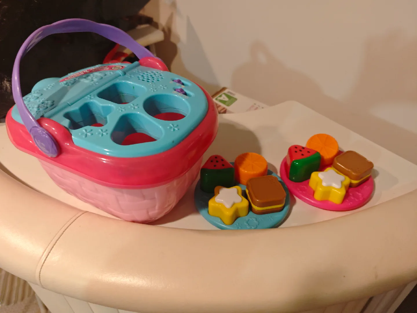 LeapFrog Shapes & Sharing Picnic Basket