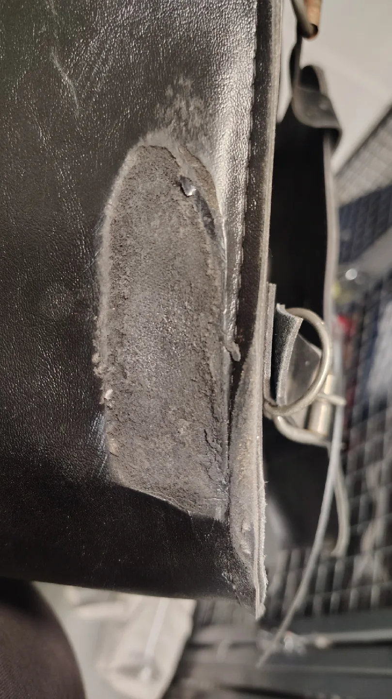 Black Leather Motorcycle Saddlebags image indicator(3)