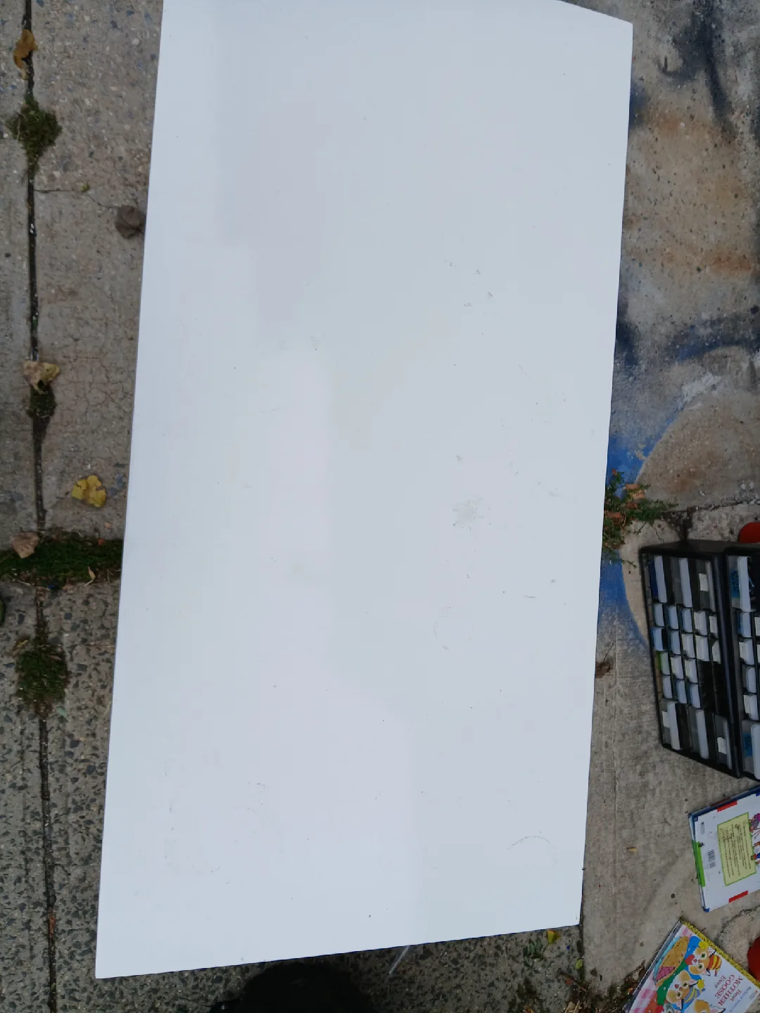 White & Gold Accent Table thumbnail