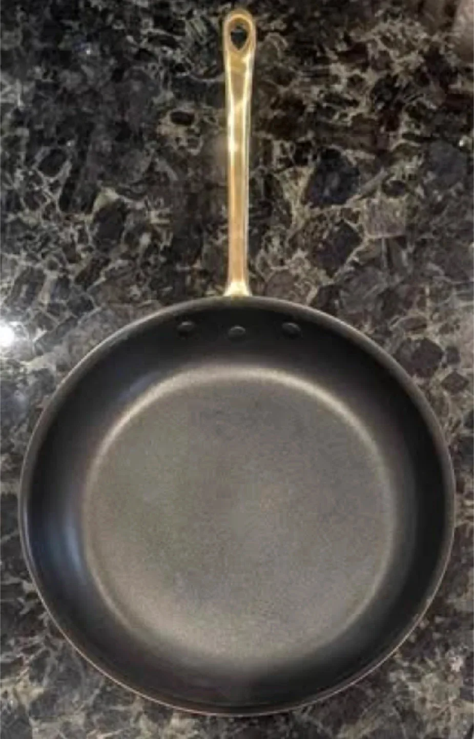 2 Vintage Copper Skillets with Brass Handles image indicator(2)