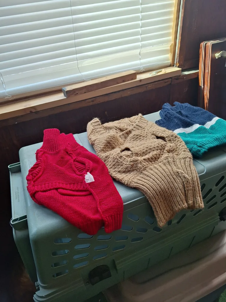 Dog Sweaters - Red, Tan, Blue - Small Size.kennel cage image indicator(4)