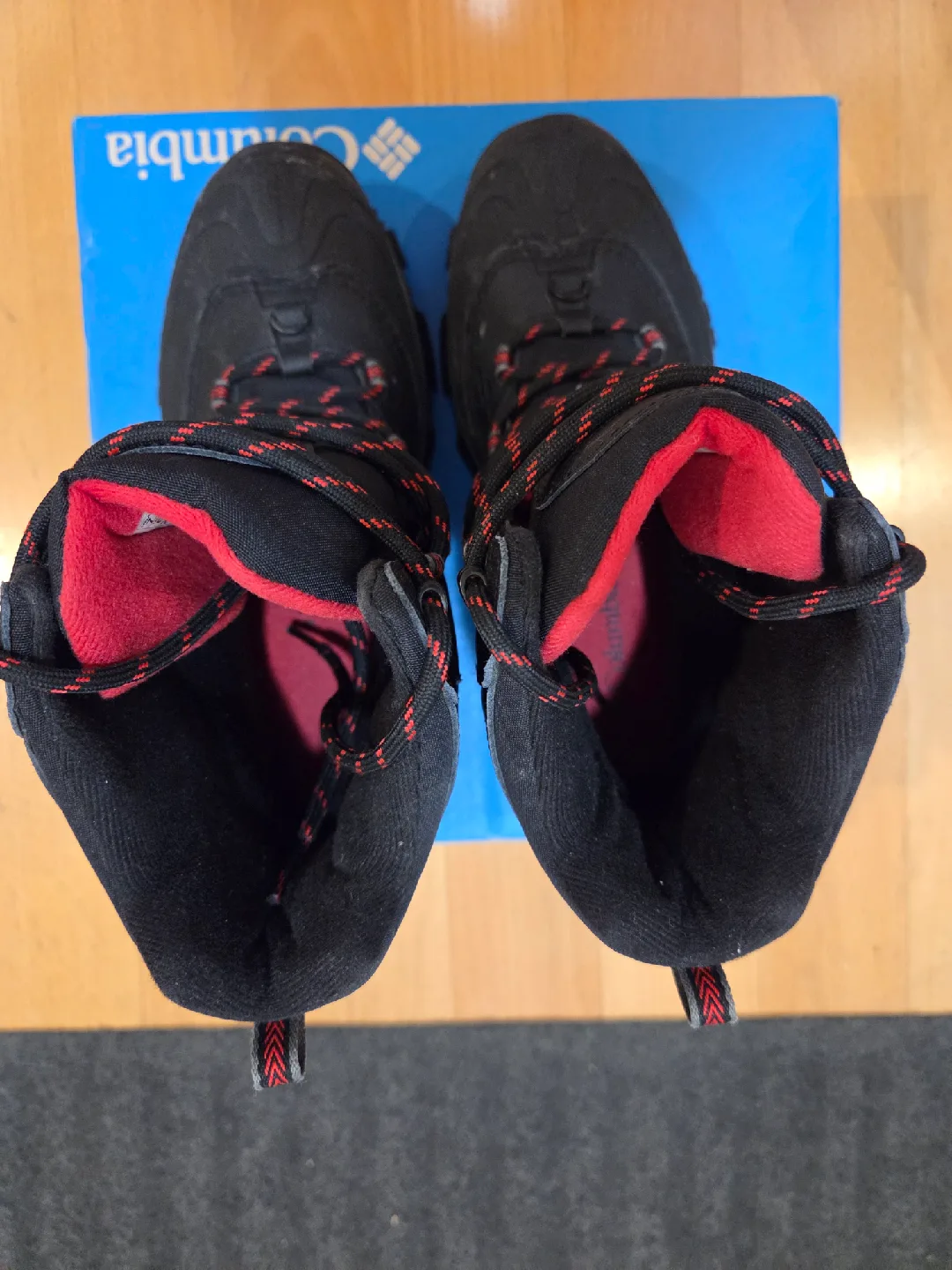 Columbia boy's Winter Boots - Size 7 image indicator(4)