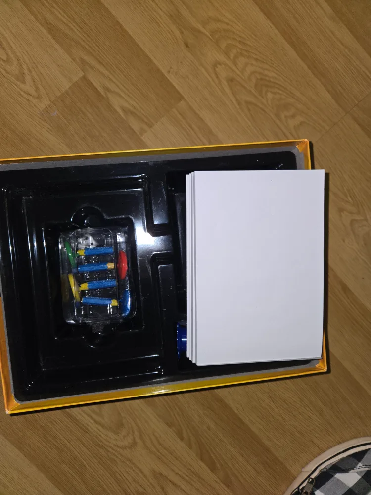 Pictionary Board Game image indicator(8)