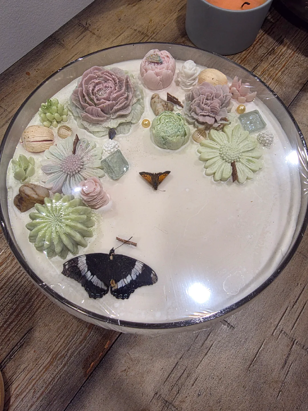 Decorative Candle with Floral Design image indicator(3)