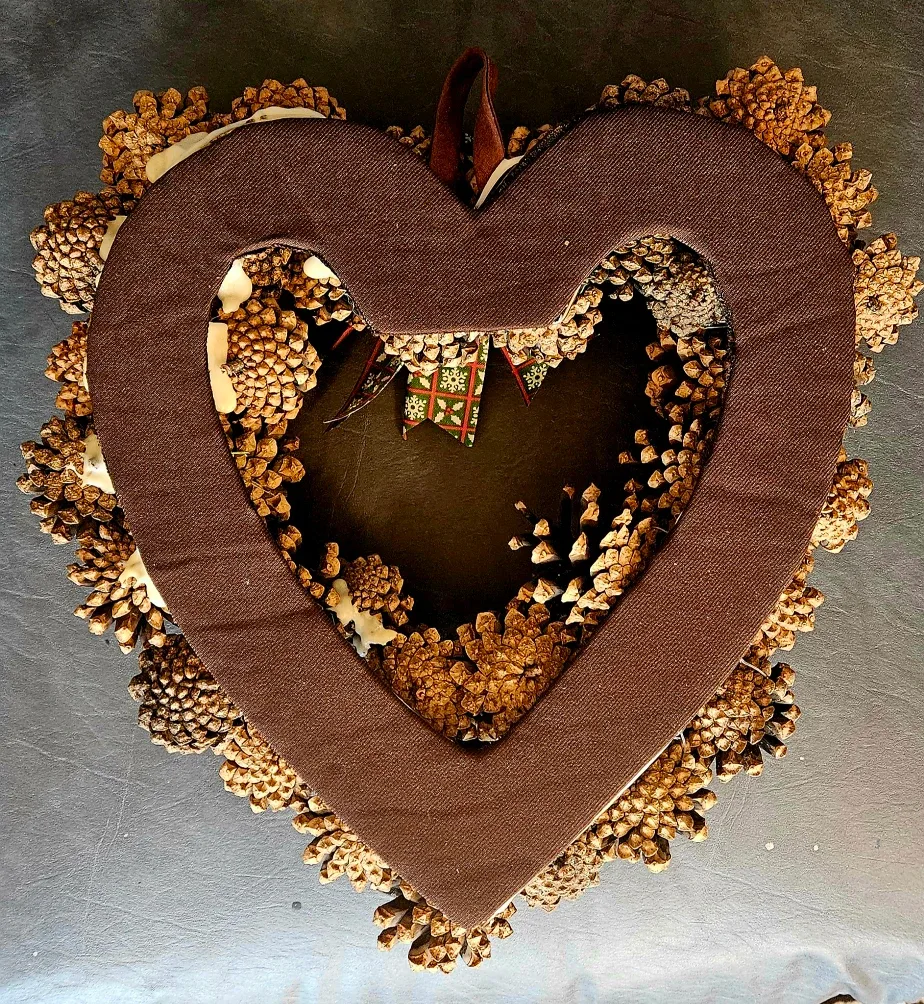 Heart-Shaped Pinecone Wreath ✨️🎄 image indicator(2)