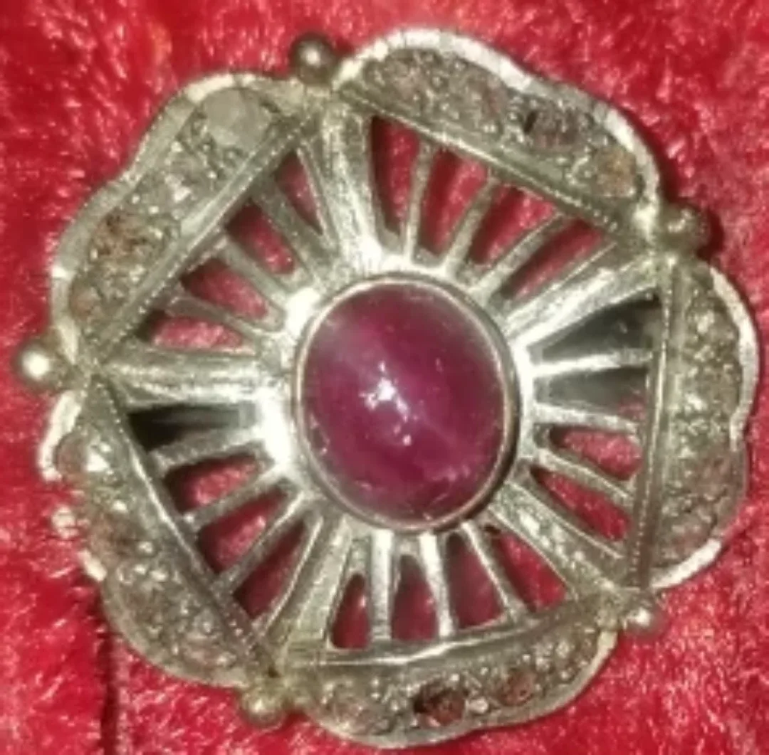 Vintage 925 stamped Silver and ruby studded in real gold image indicator(2)
