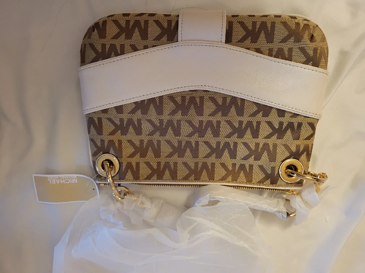Brand new Michael Kors MK Logo Crossbody Bag image indicator(2)