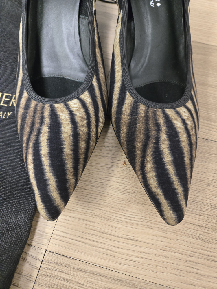 Donald J Pliner Couture Heels, Size 9 - photo 2