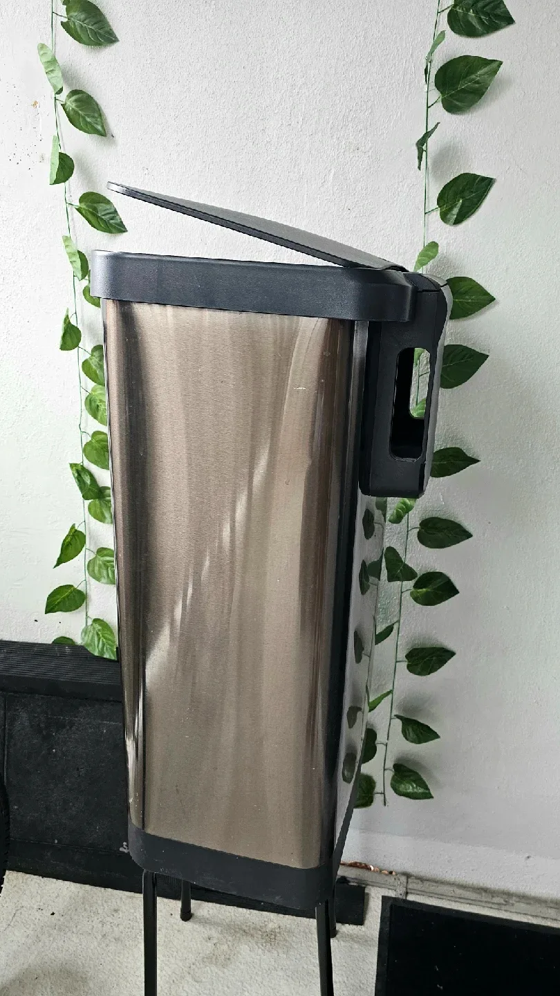 GLAD Stainless Steel Step Trash Can image indicator(4)