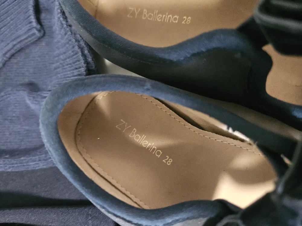 school clothes 4/5T image indicator(3)