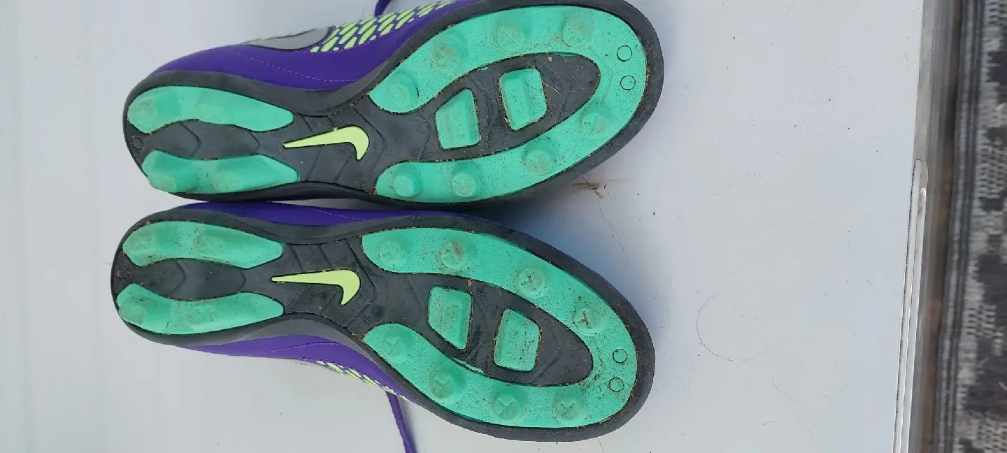 Nike Magista Soccer Shoes - Youth Size 4Y image indicator(2)