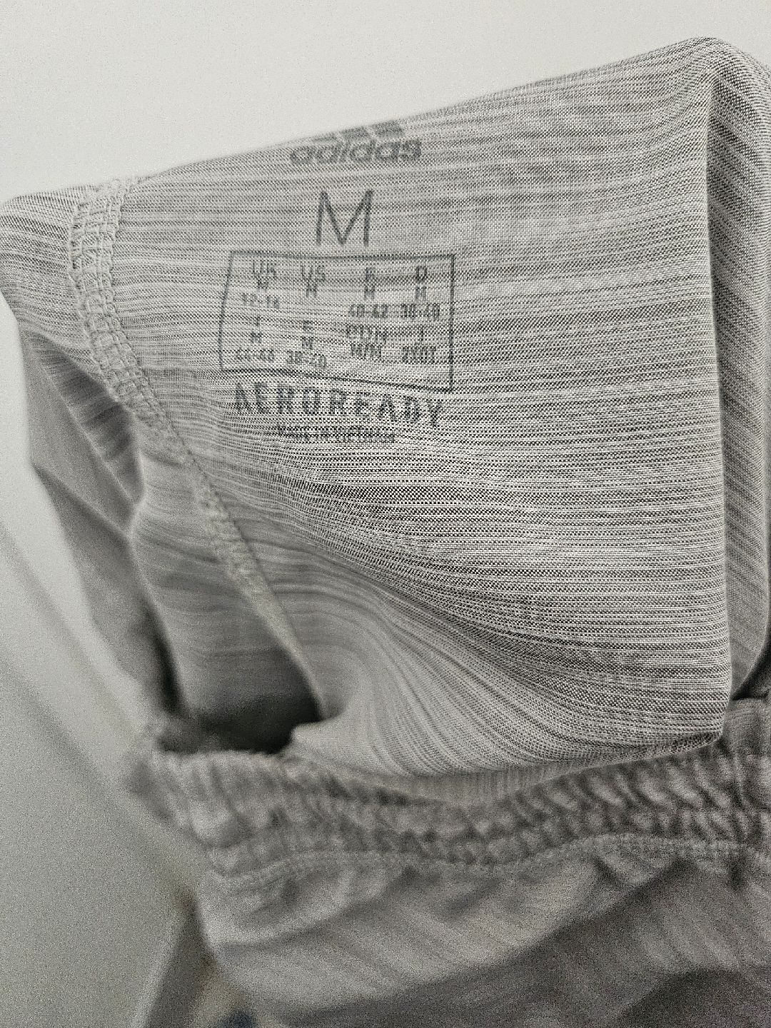 Short Adidas AEROREADY gris taille M - photo 5