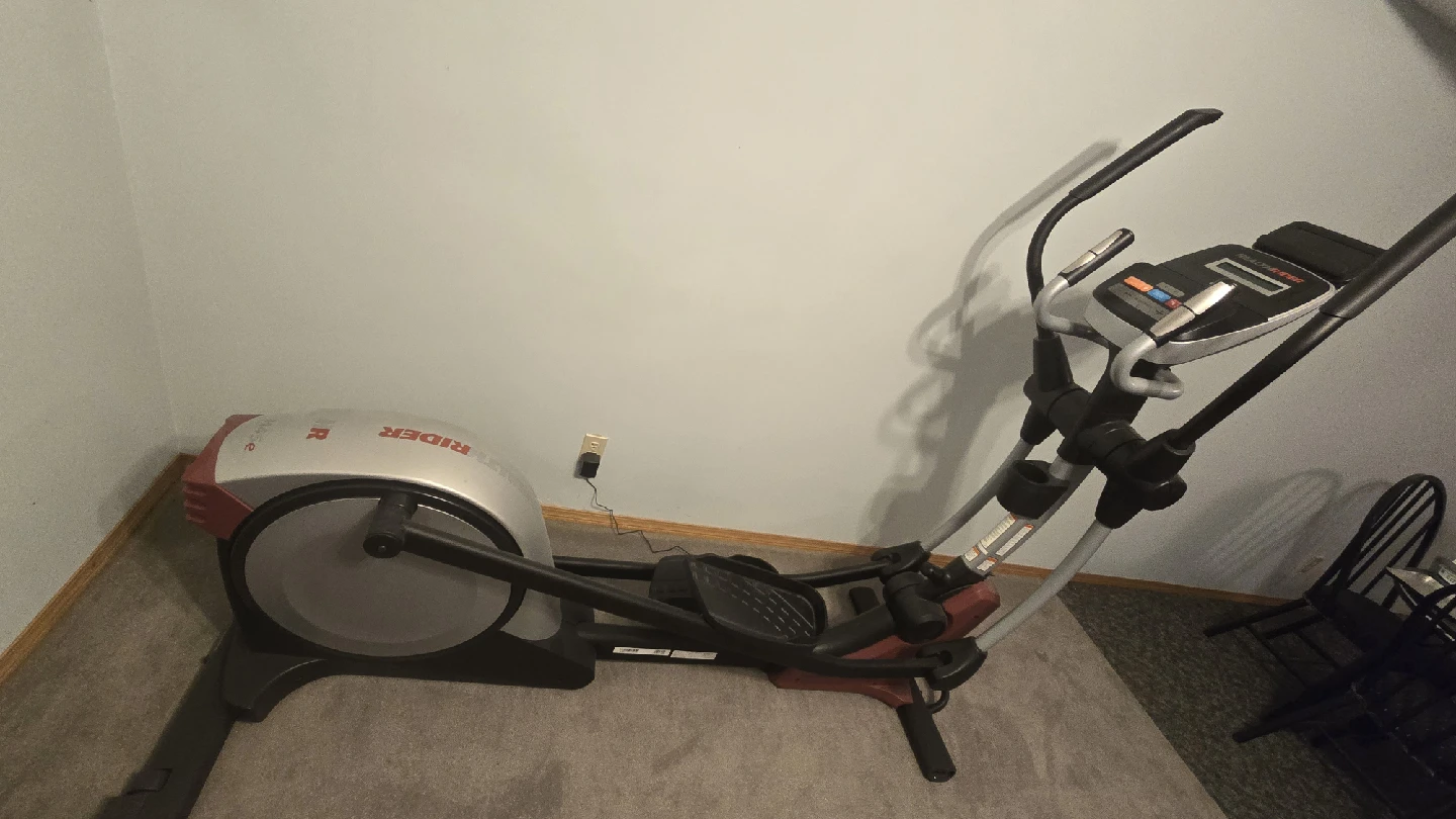 HealthRider H45e Elliptical - photo 4