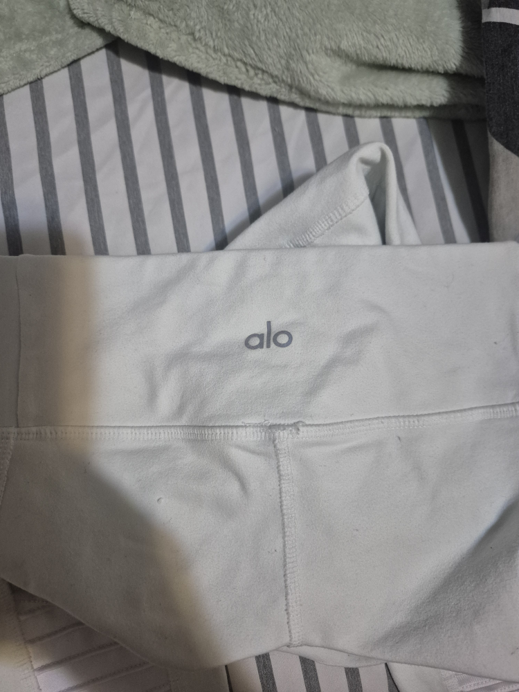 ALO Yoga White Moto Leggings - photo 2