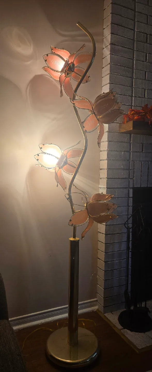 Vintage Lotus Floral Floor Lamp image indicator(2)