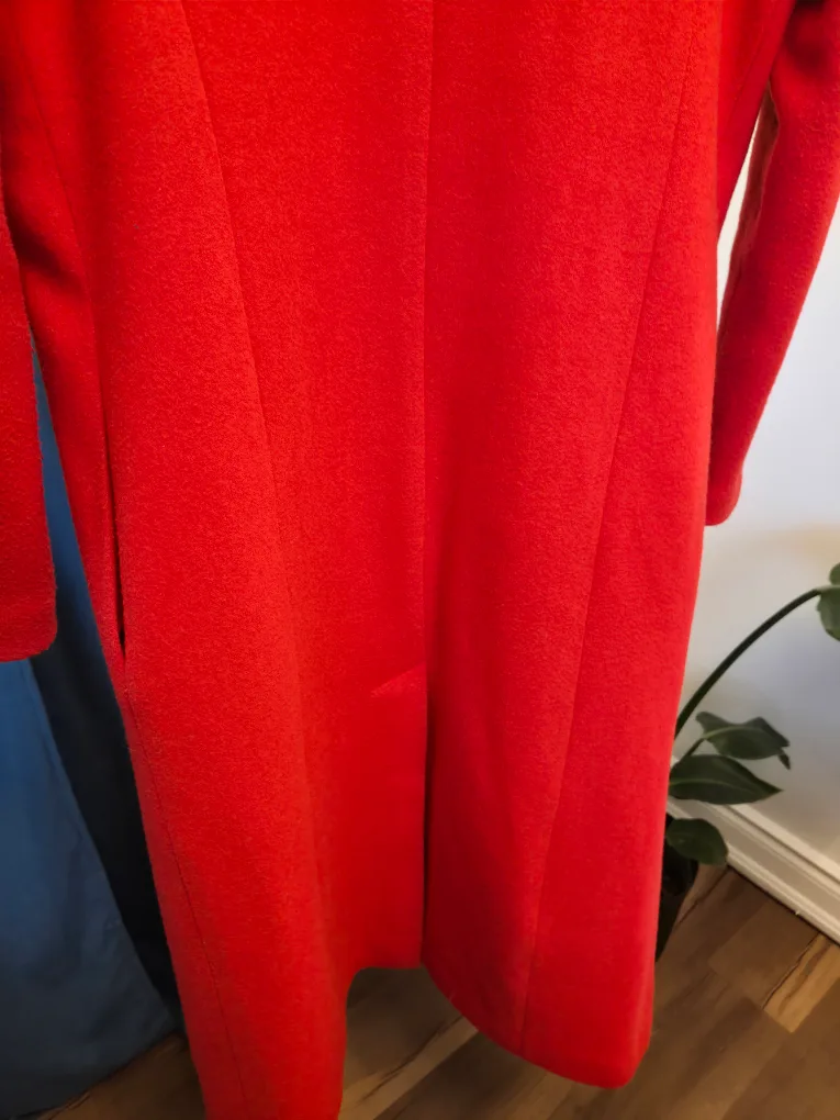 Dynamite Red Coat image indicator(2)