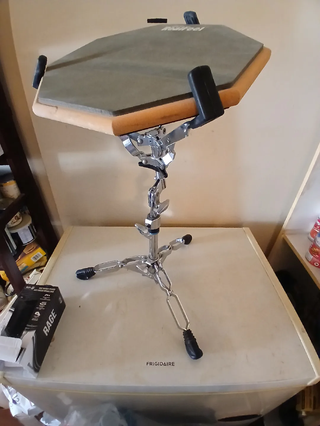 RealFeel Practice Pad with Stand image indicator(2)