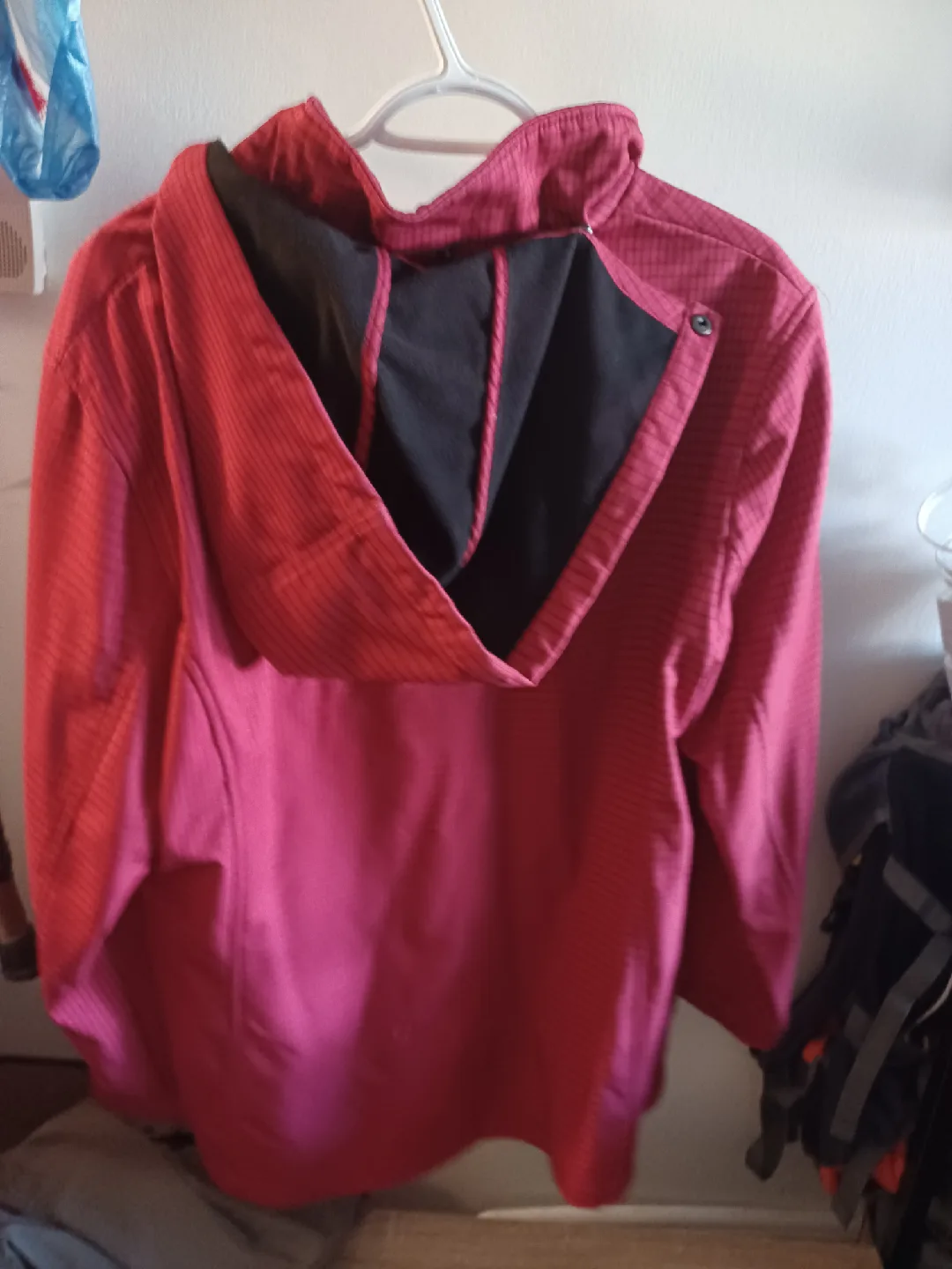 Columbia Red Jacket image indicator(2)