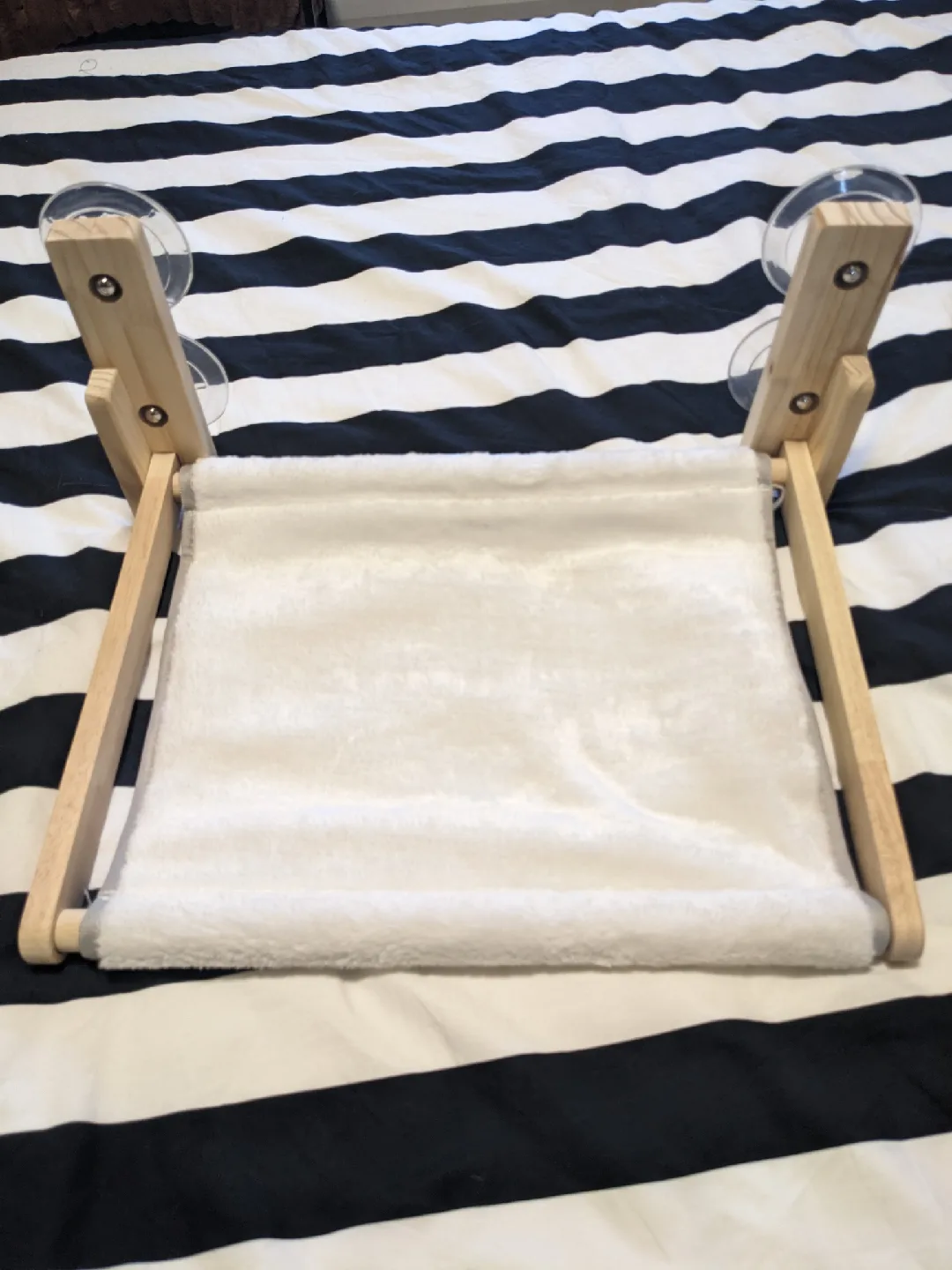 Two GesomePurzz Foldable Cat Window Perchs image indicator(2)