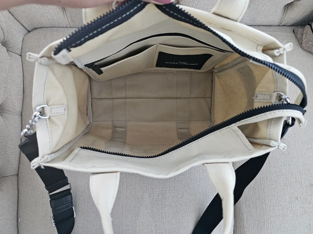 Authentic Marc Jacobs The Tote Bag Medium image indicator(8)