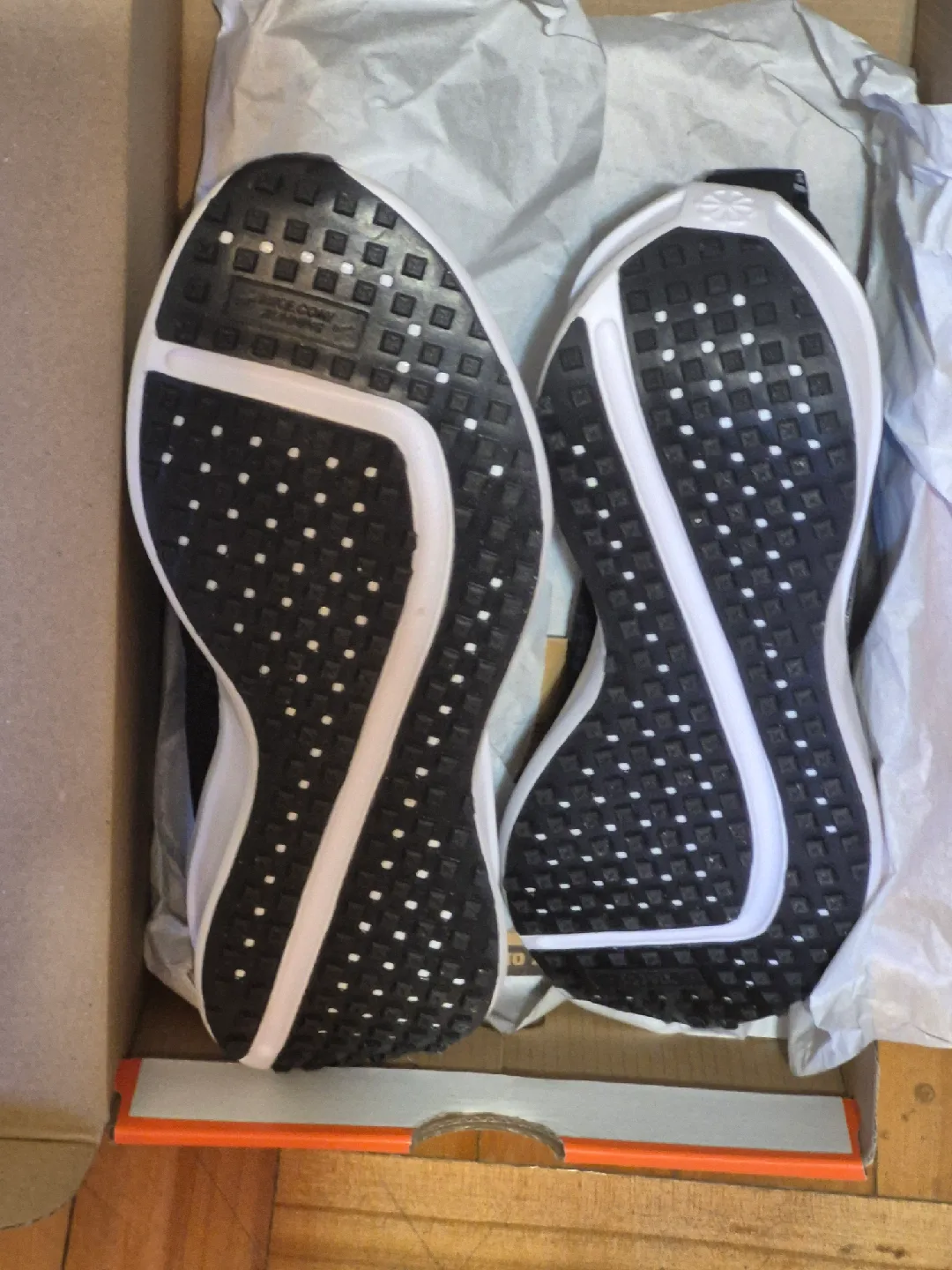 Nike Interact Run Black/White - Size 7 US image indicator(2)