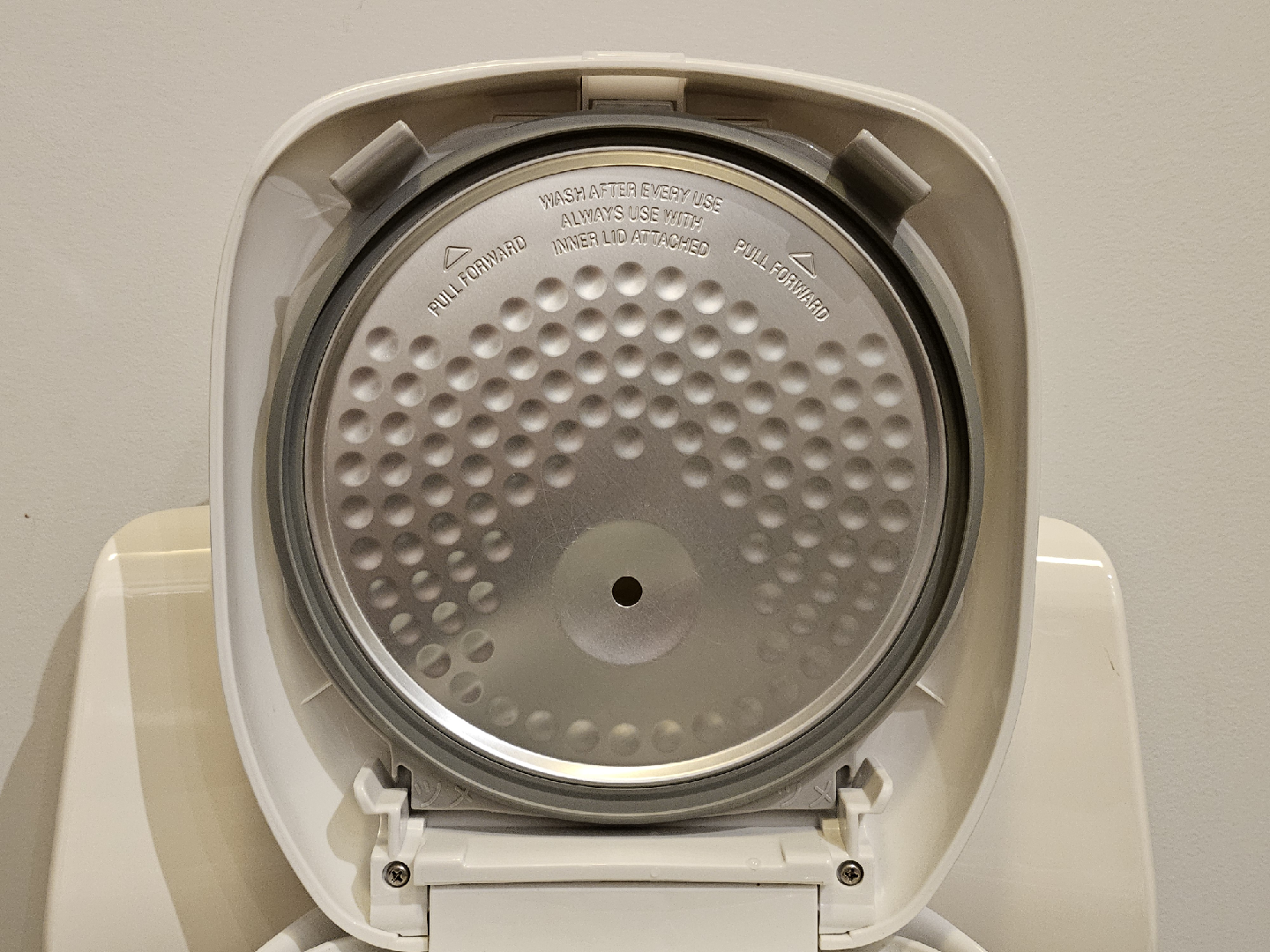 Zojirushi Neuro Fuzzy Rice Cooker NS-ZCC10 (5.5 cups) - photo 2