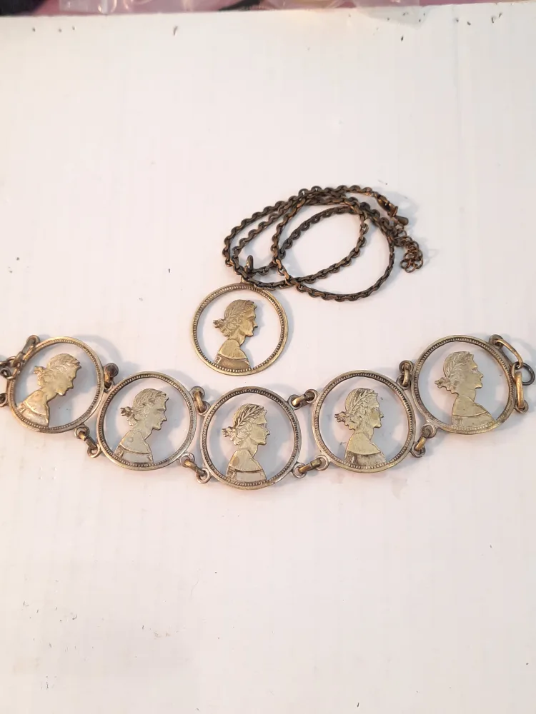 antic Cameo brass bracelet  and pendant image indicator(2)