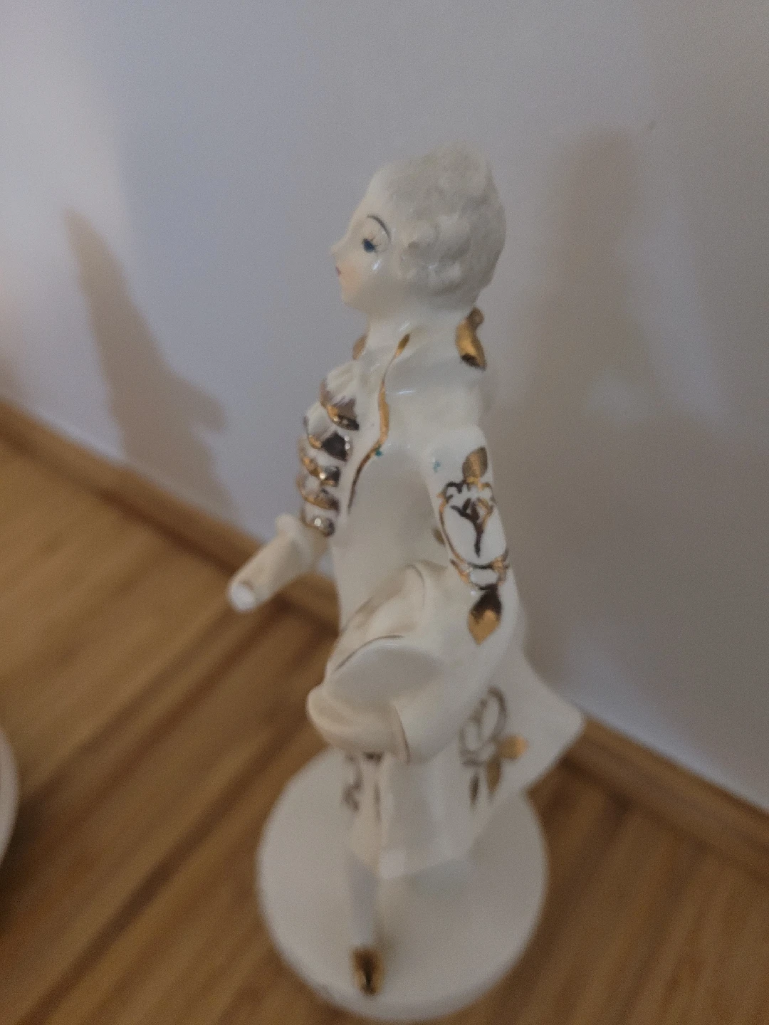 Vintage Porcelain Figurine - photo 2