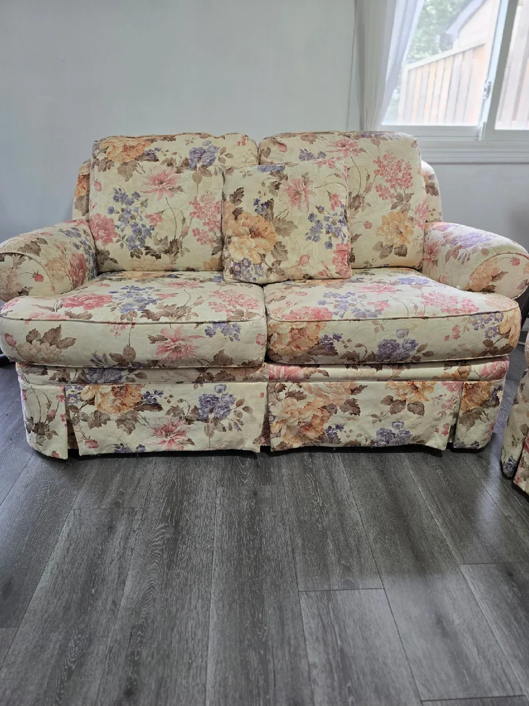 Floral Loveseat and Chair Set image indicator(2)