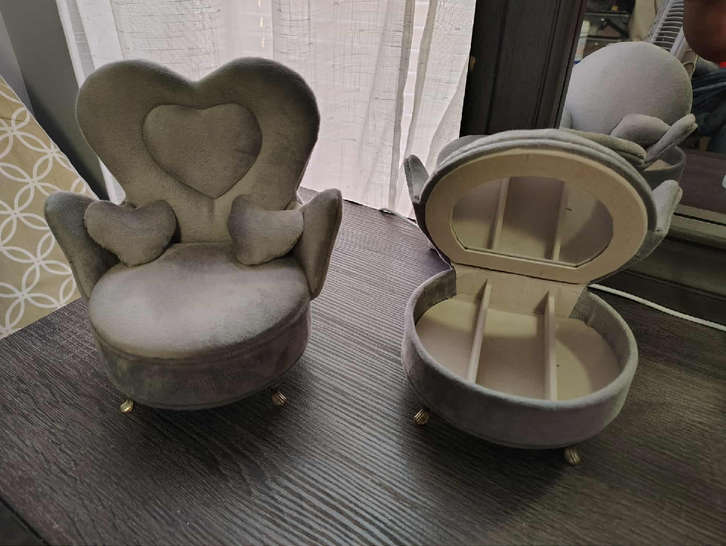 Heart Shaped Chair Jewelry Box - photo 2