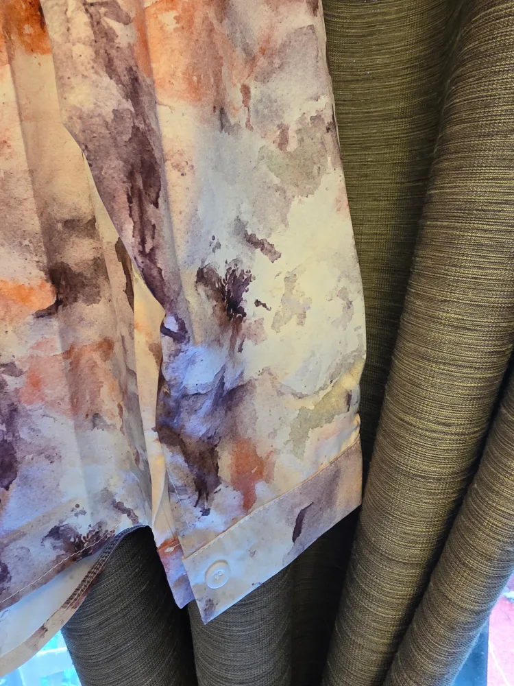 Floral Print Button-Up Shirt image indicator(2)