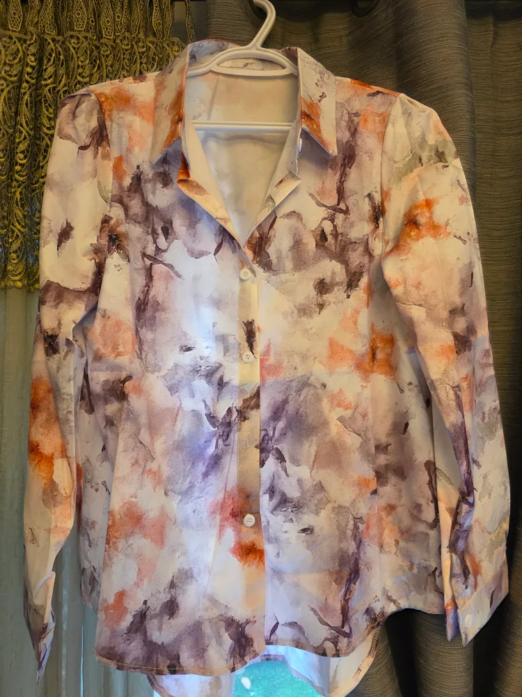 Floral Print Button-Up Shirt image indicator(4)