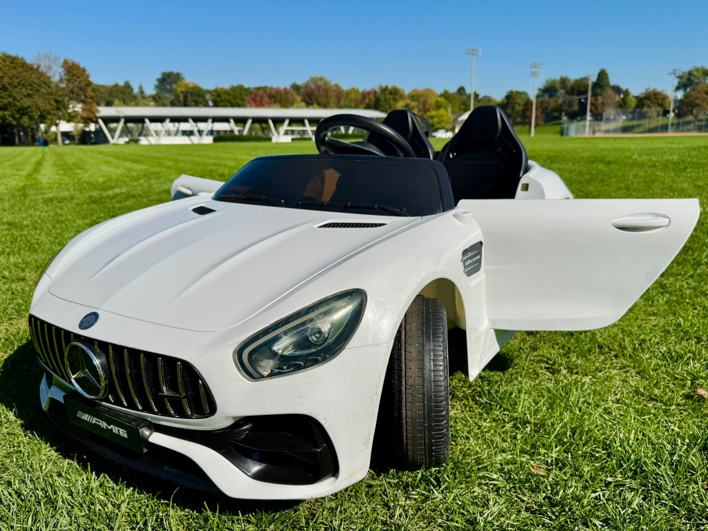 Mercedes-Benz AMG GT Kids Ride On Car - White - photo 3