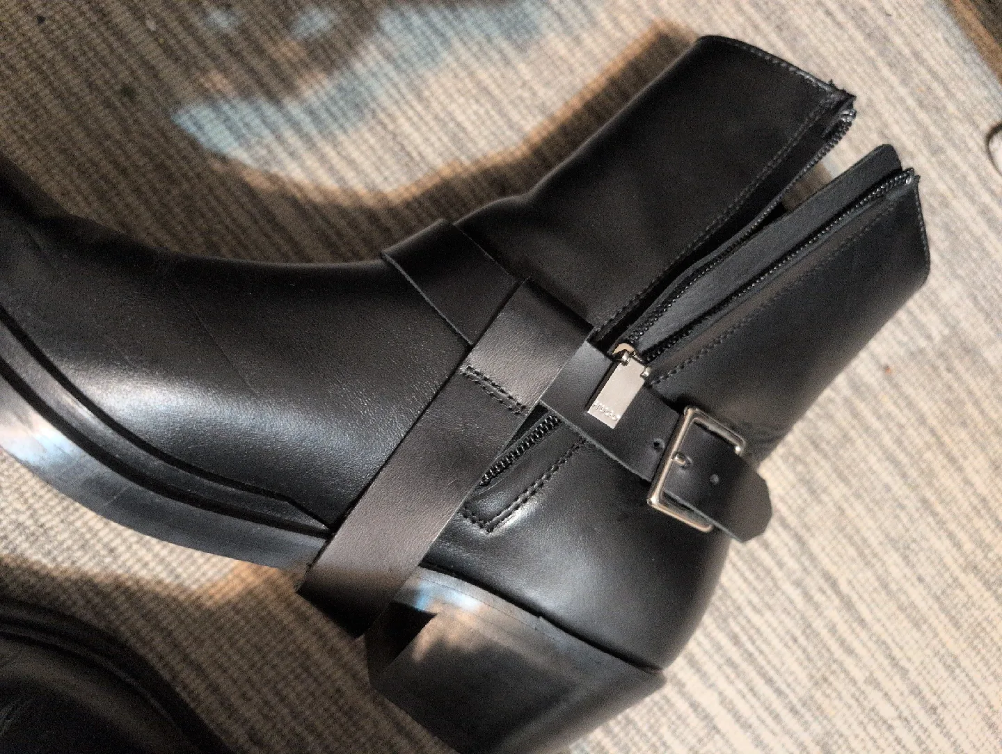 HUGO Hugo Boss  leather moto boots EU37, us 7 image indicator(3)