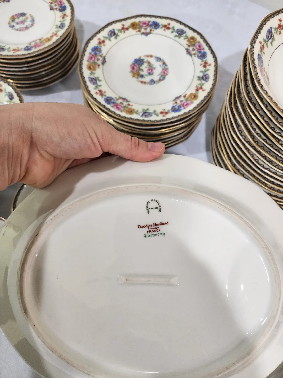 Theodore Haviland China Set image indicator(3)