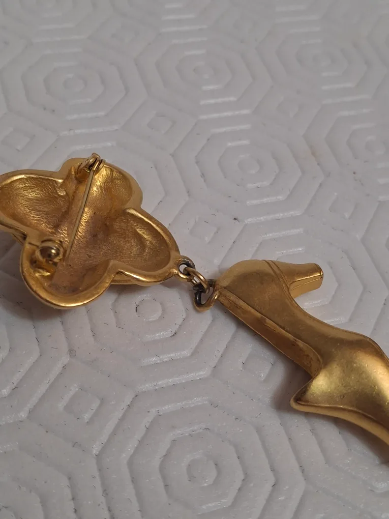Gold Tone Shoe Dangle Brooch image indicator(4)