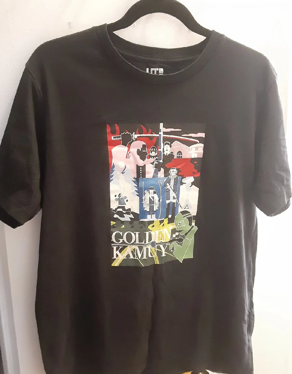 Uniqlo UT Golden Kamuy Graphic T-Shirt, Size M image indicator(2)