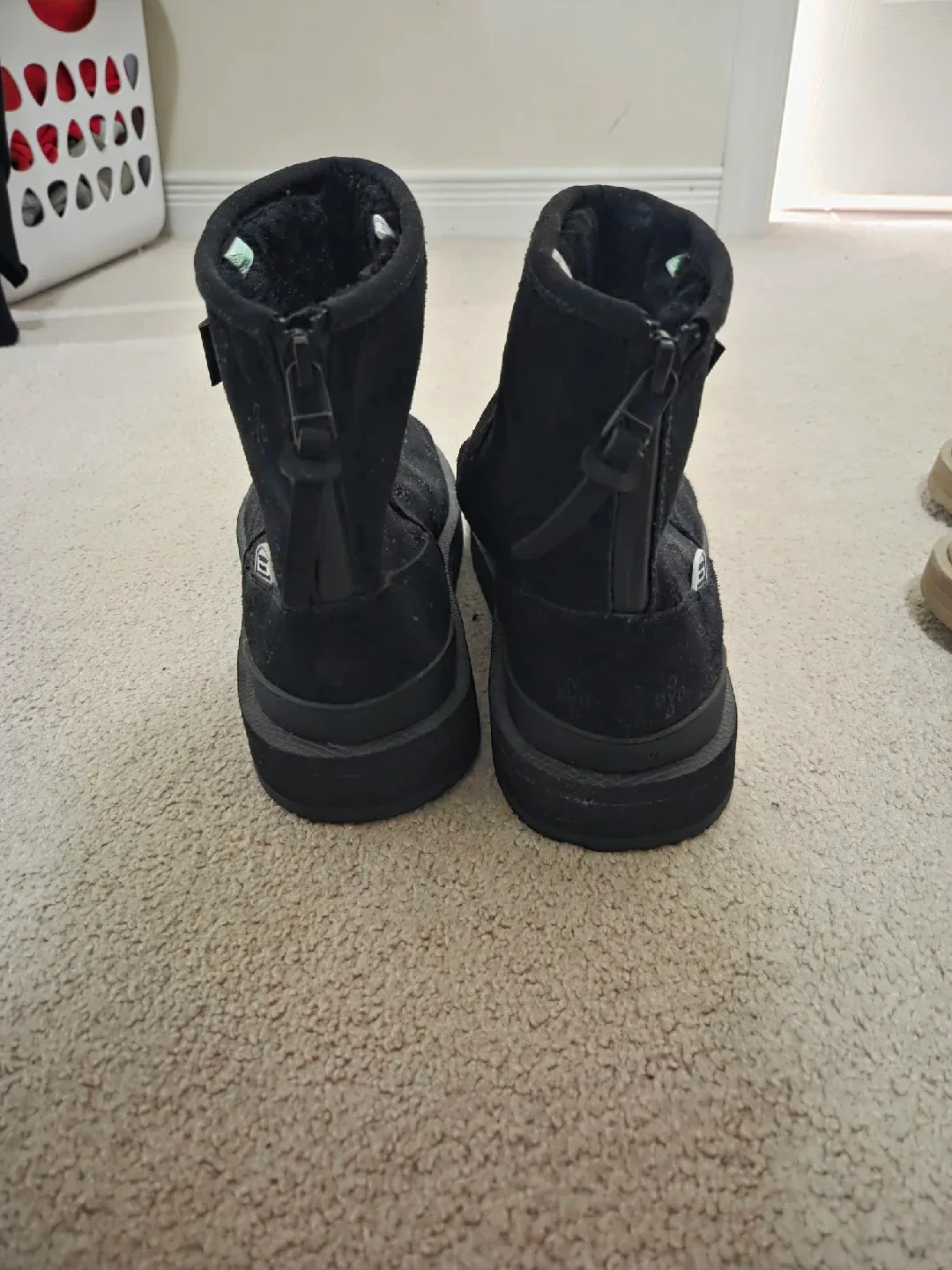 OVO x uggs Black Winter Boots US Size 11 image indicator(3)