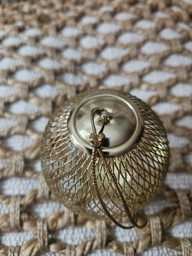 New Gold Tone  6- pcs.Ball Christmas  TreeMesh  Ornament.