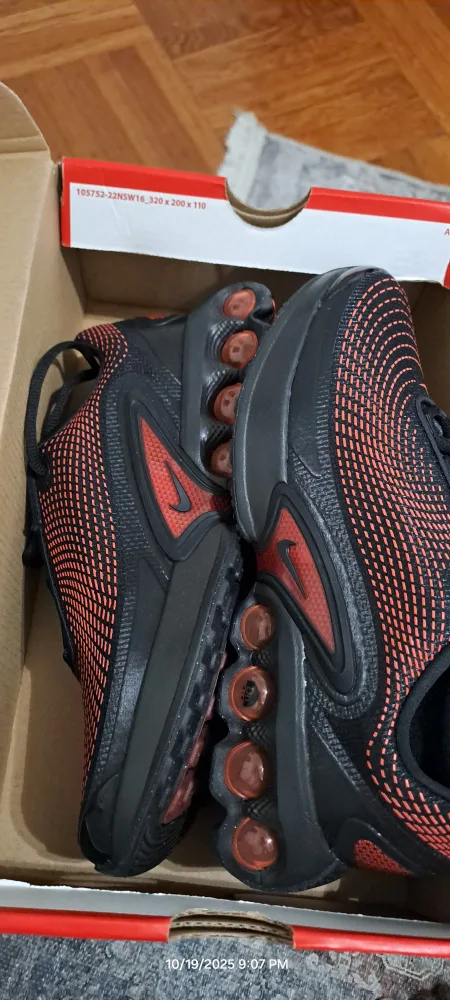 Nike Air Max DN (GS) Youth Size 6.5Y image indicator(3)