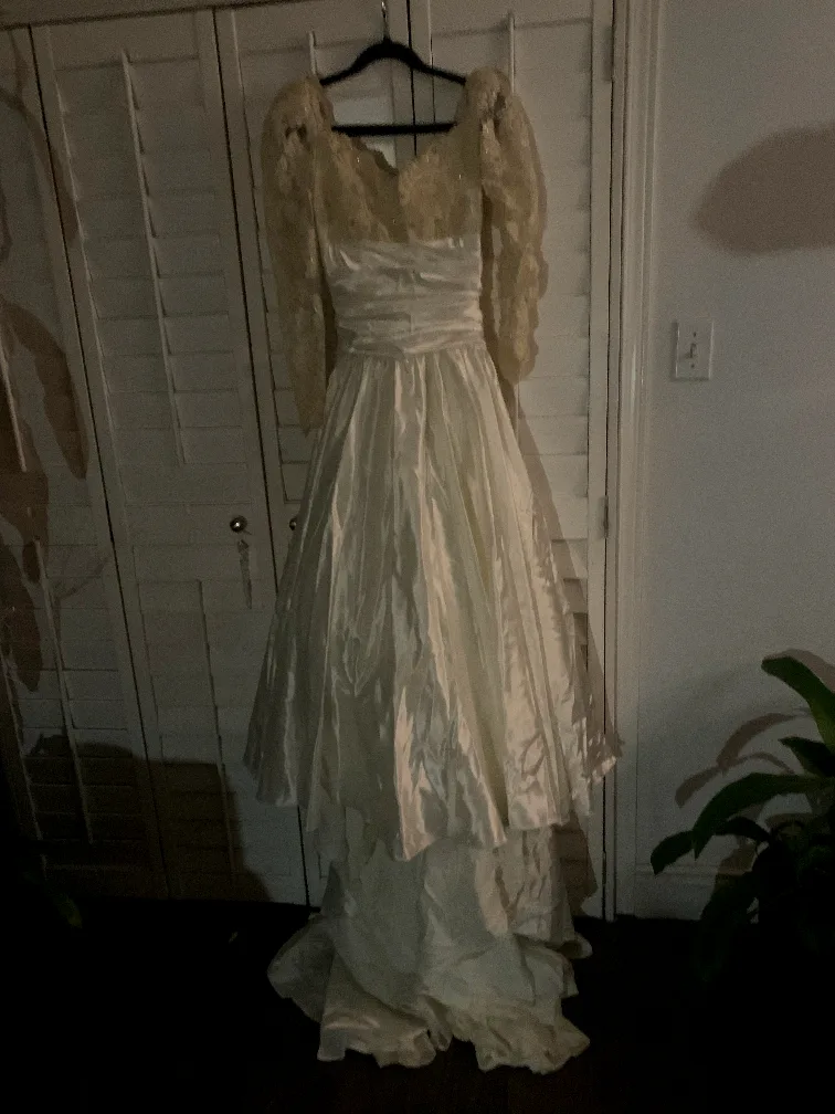 vintage 1986 wedding dress image indicator(7)