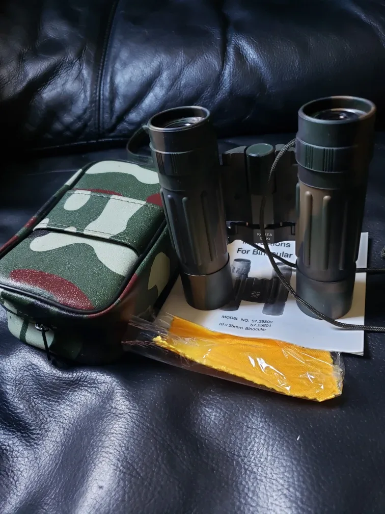 New Vintage Sears 10x25 camouflage Binoculars with Case image indicator(2)